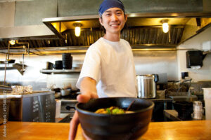 東京都中華料理店でグルメサイト依存から脱却！自然な会員獲得とコスト削減を同時実現